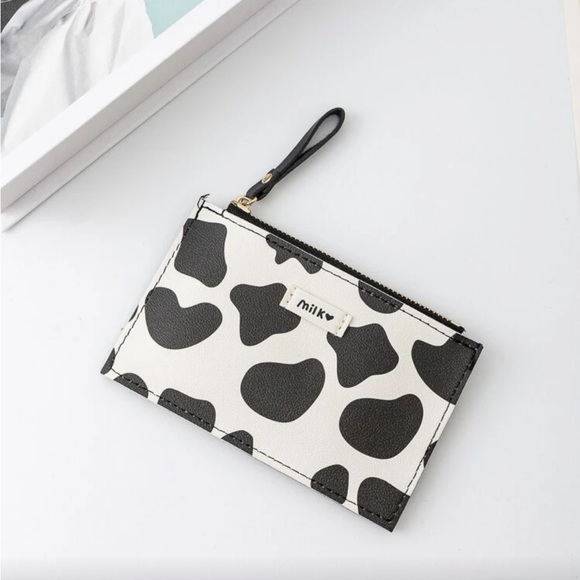 ⚠️Clearance Black and White Cow Print Wallet - Picture 2 of 4